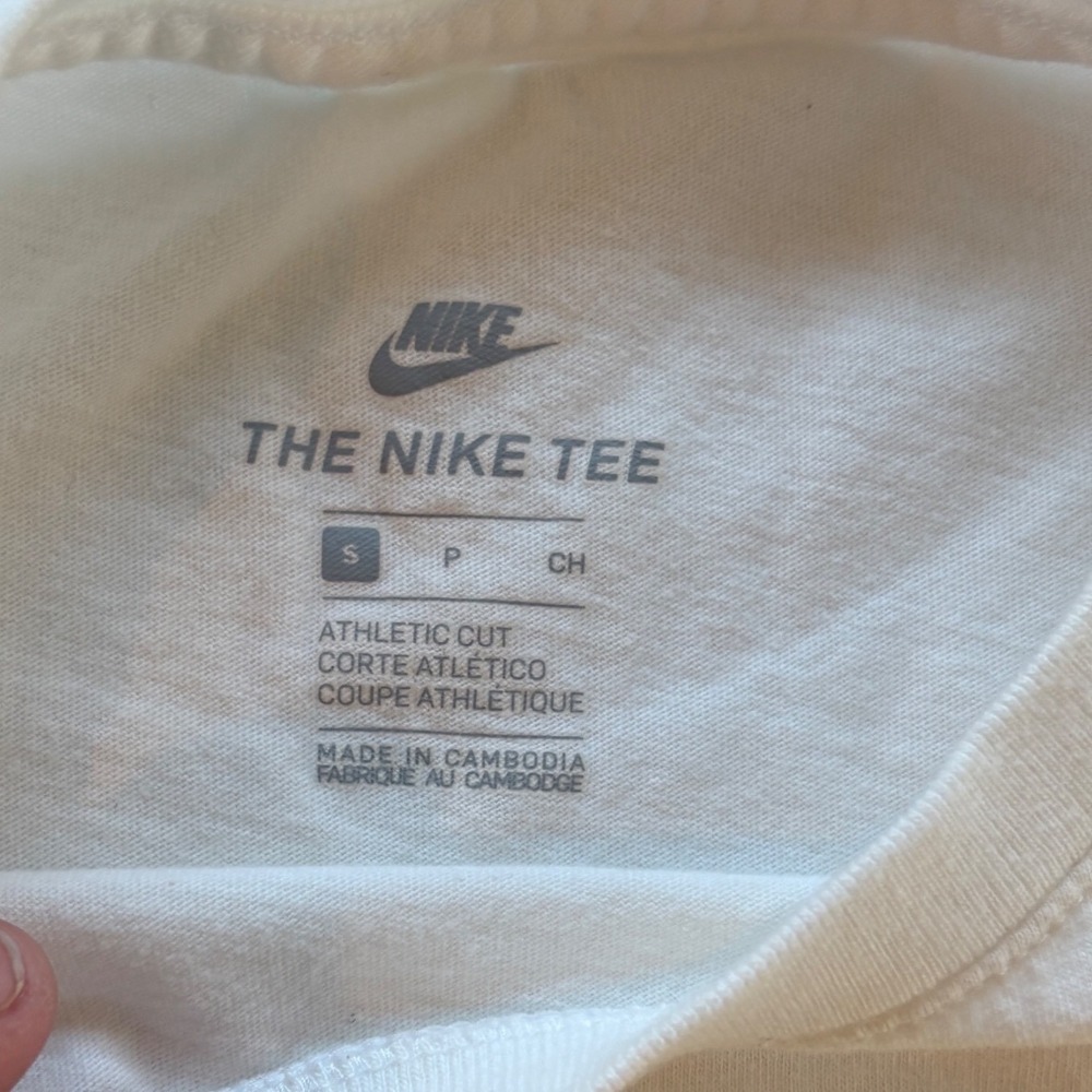 Nike Kids T Shirt Athletic Cut White Nike Logo Graphic Tee‎ Size S - Picture 5 of 5